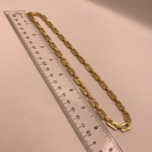 GIVENCHY Elegant Gold-Tone Collar Necklace - Picture 6 of 7